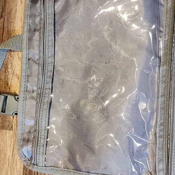 Hanging Traveler Case - Picture 4 of 8